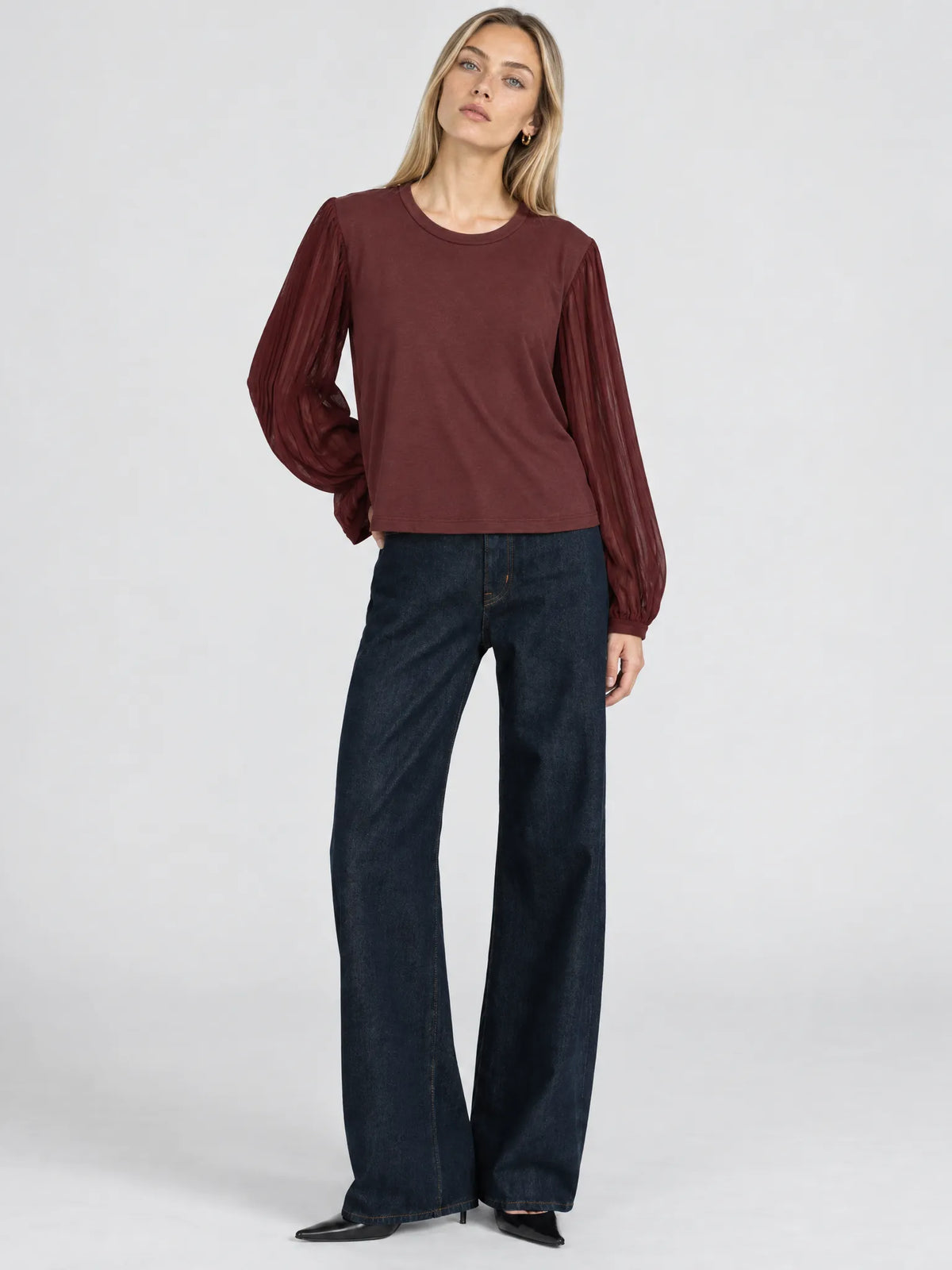 Top The Sheer Sleeve in Currant