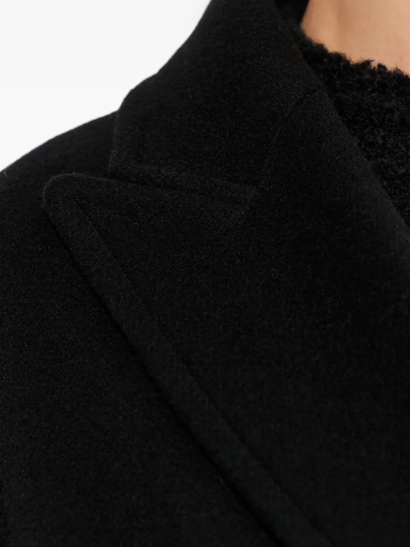 Warna jacket in black