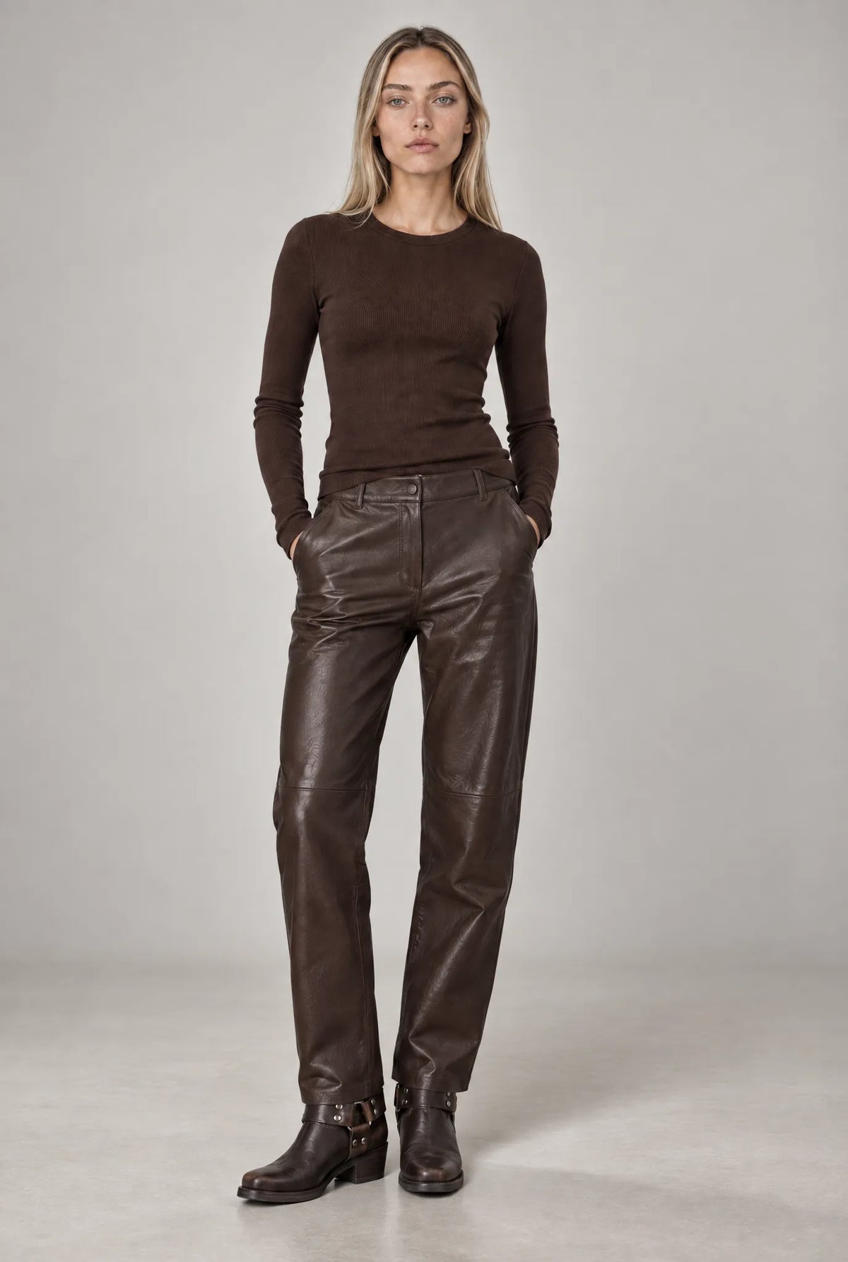 Longsleeve Line in Dark Brown