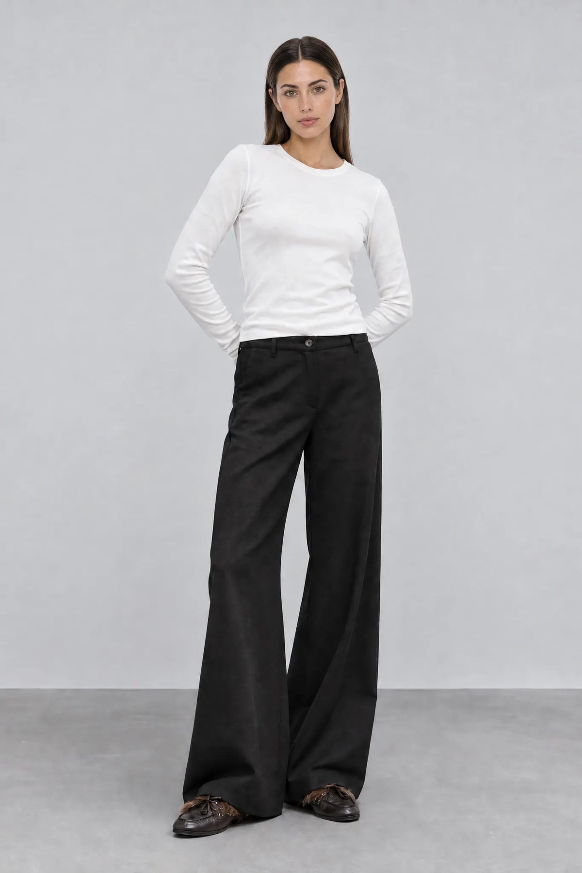 Hose Nadia Chino Palazzo in Nero